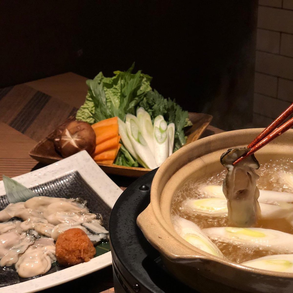 MarutomoNaha's tweet photo. 丸友で
ほっこり牡蠣鍋・牡蠣しゃぶはいかがでしょうか？🍲✨

優しく癒され疲労回復、免疫力アップ❗️
美肌���果もありますよ〜
明日のエナジーチャージしましょう🤗

#丸友総本店 #丸友 #海鮮丼 #海鮮ダイニング #海鮮居酒屋 #沖縄グルメ #那覇グルメ #テイクアウト　#牡蠣鍋  #牡蠣しゃぶ #船曳商店 https://t.co/3uUM0SsMbb