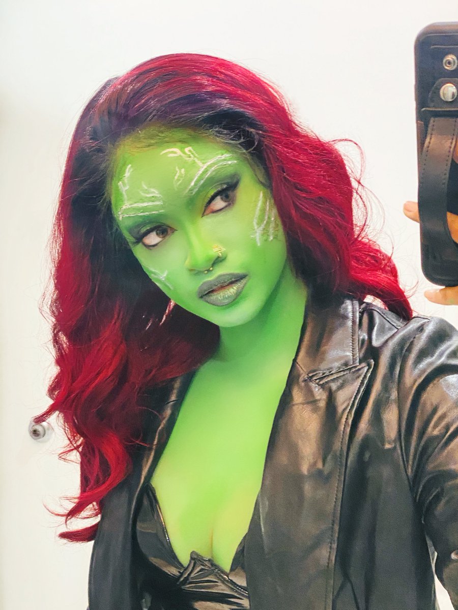 BriHallOfficial's tweet photo. People kept staring at me when I went to get tacos and I have no idea why 🙄 I blame Thanos https://t.co/pV7hm778UF