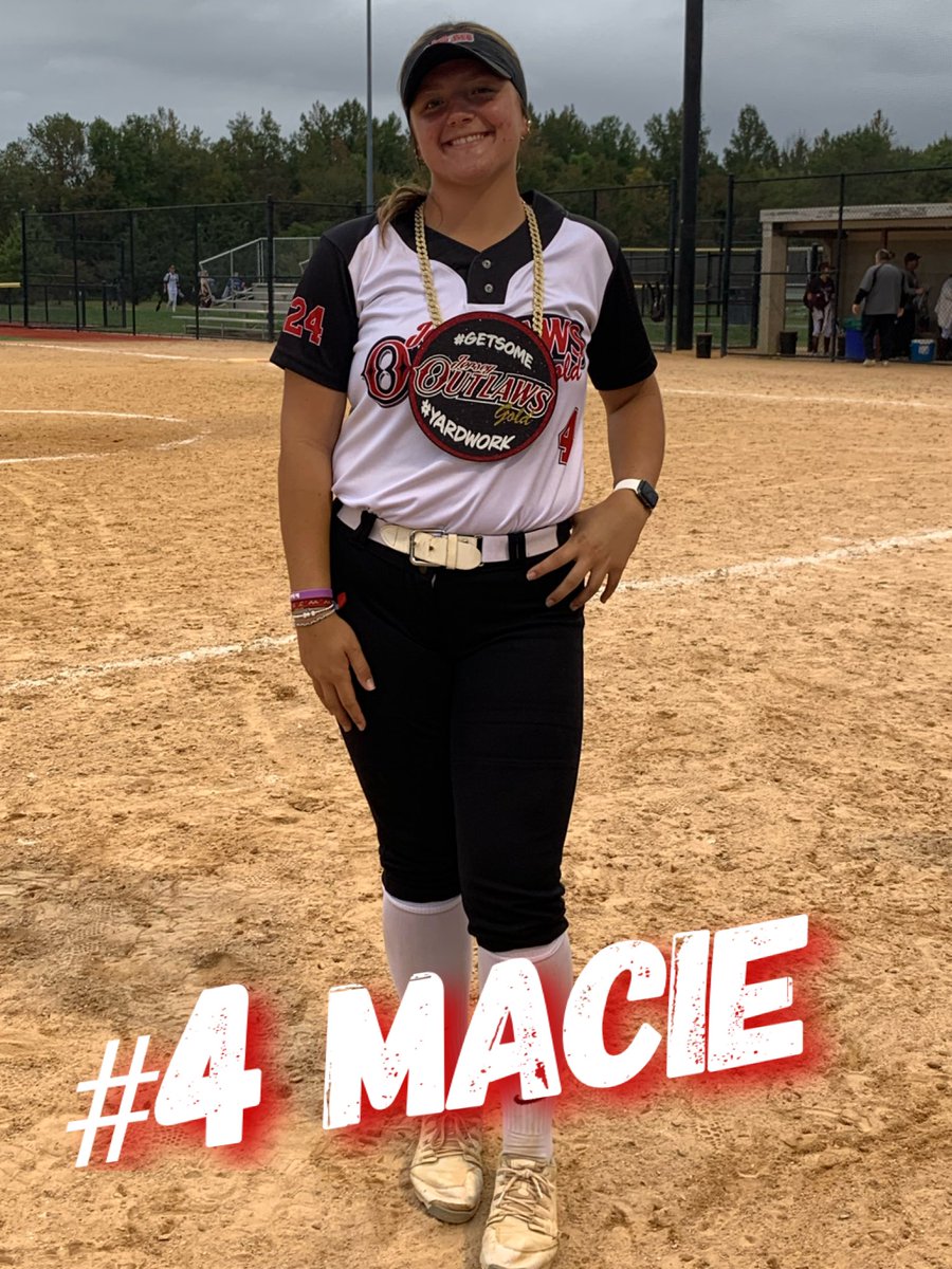 JOutlawsGold_DB's tweet photo. Shoutout to @Maciebergmann2 and @AllyFonollosa for going yard and rocking the bling. #yardwork #clubyard #getsome https://t.co/HaXIJSJiYO