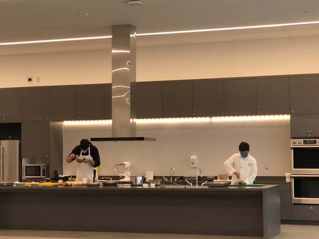 CNoahlicious's tweet photo. So #grateful and honoured to have been a part of the #grandopeningcelebration of the new Churchill Meadows Community Centre. Thank you @Sue_Ward10 @MayorCrombie and the staff at the @citymississauga especially Chef Nico, Brooke and Joey! #Mississauga @IonaCatholic @DPCDSBSchools https://t.co/oryPc4hBNa