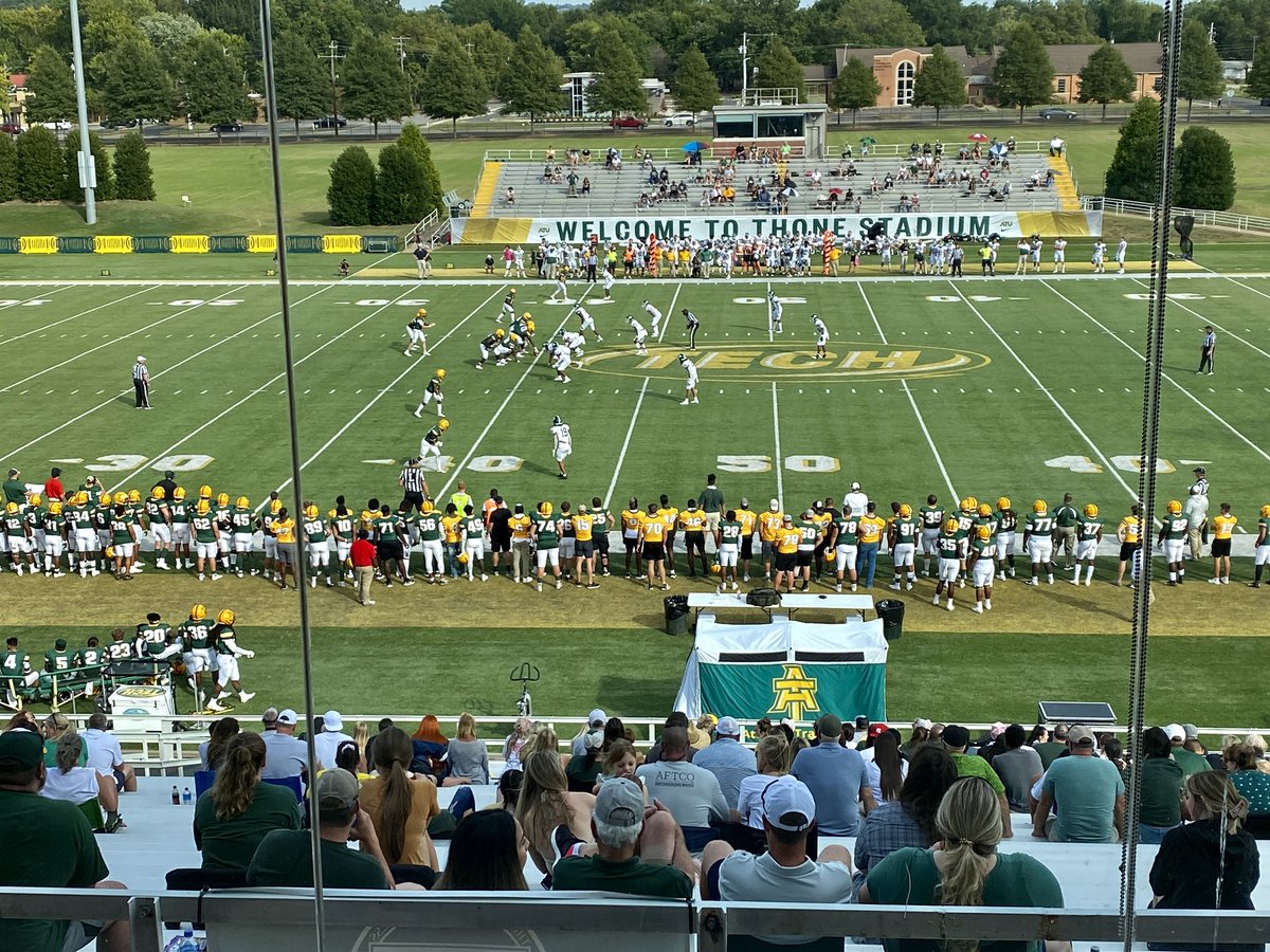 blondehawg's tweet photo. Exciting win by @ATUFootball ♥️Wonder Boys #FightOn #ArkTech #Alumni #JerrytheBulldog https://t.co/wOAOom6JXR