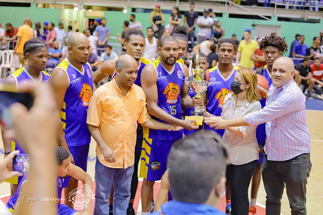 Andrickson's tweet photo. ¡MISION CUMPLIDA!

FINALIZA CON EXITO EL 10° TORNEO DE BALONCESTO SUPERIOR DE LOS ALCARRIZOS @TBSAlcarrizos

Gracias a todos los Patrocinadores de este evento, por confiar en el comité Organizador, Presidido por @GloriaReyesG y como director Ejectivo a @albertocarabalo
¡Gracias! https://t.co/9oy8IHZGln