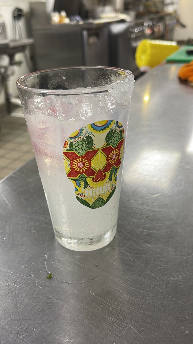 rodolfo_c22's tweet photo. It ain’t ice coffee but it works the same 😵‍💫 https://t.co/3uodkauQar