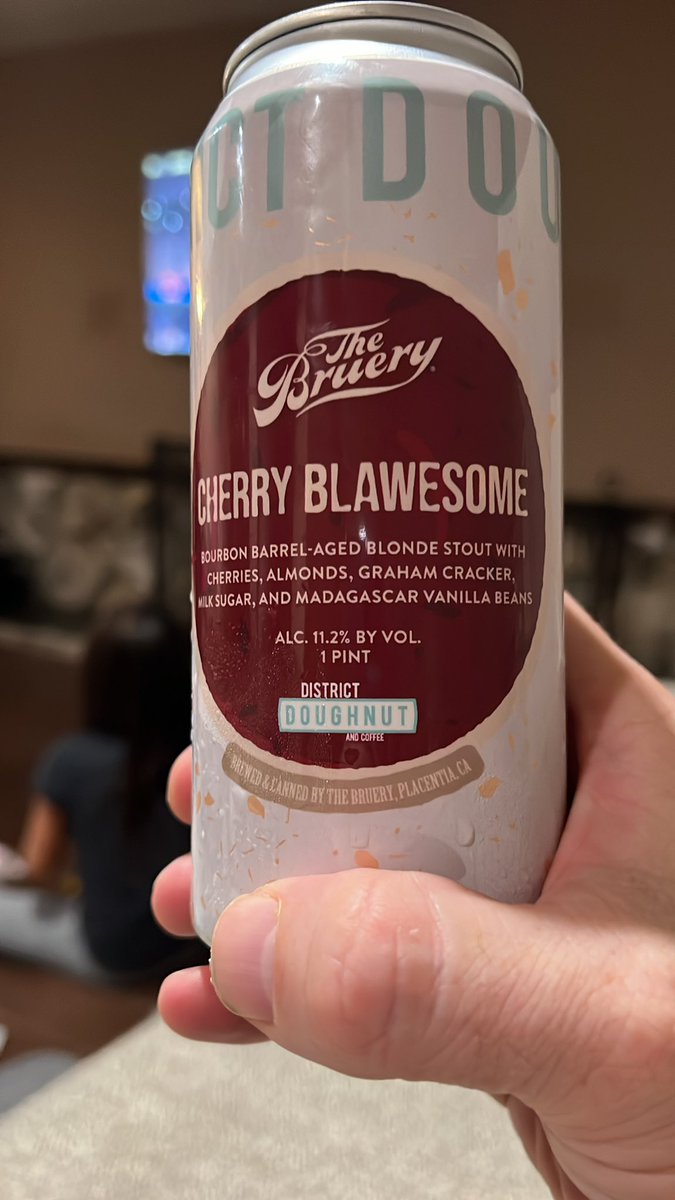 bmac4212's tweet photo. Watching Giants/Dodgers and drinking this amazing beer from @TheBruery https://t.co/EW8u1EHJbA