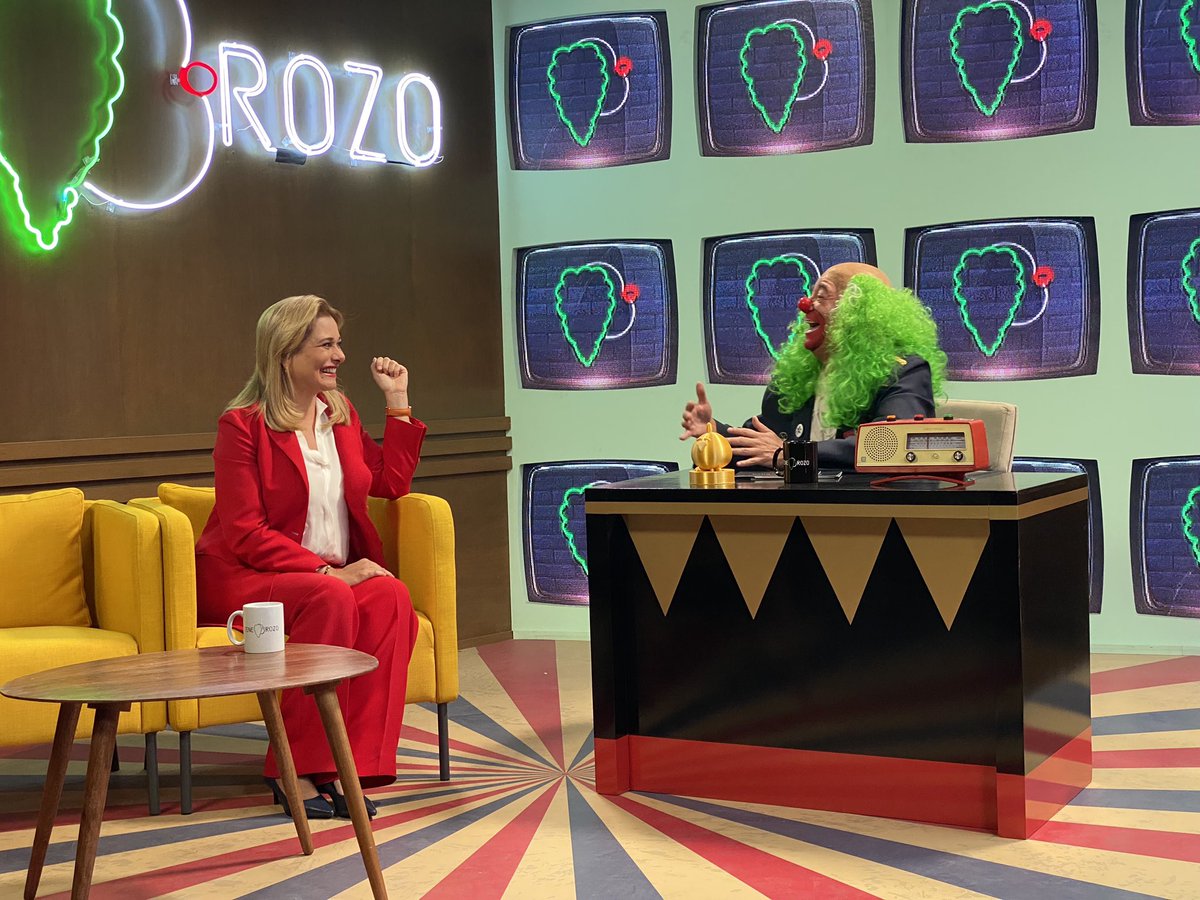 MaruCampos_G's tweet photo. Gracias a @brozoxmiswebs por la invitación y por tan agradable platica en tu programa #TeneBrozo.

Los invito a ver la entrevista completa donde platicamos sobre la situación actual que atraviesa el estado de Chihuahua. >> https://t.co/0qIamaH5f5 https://t.co/lj3zwoXEla