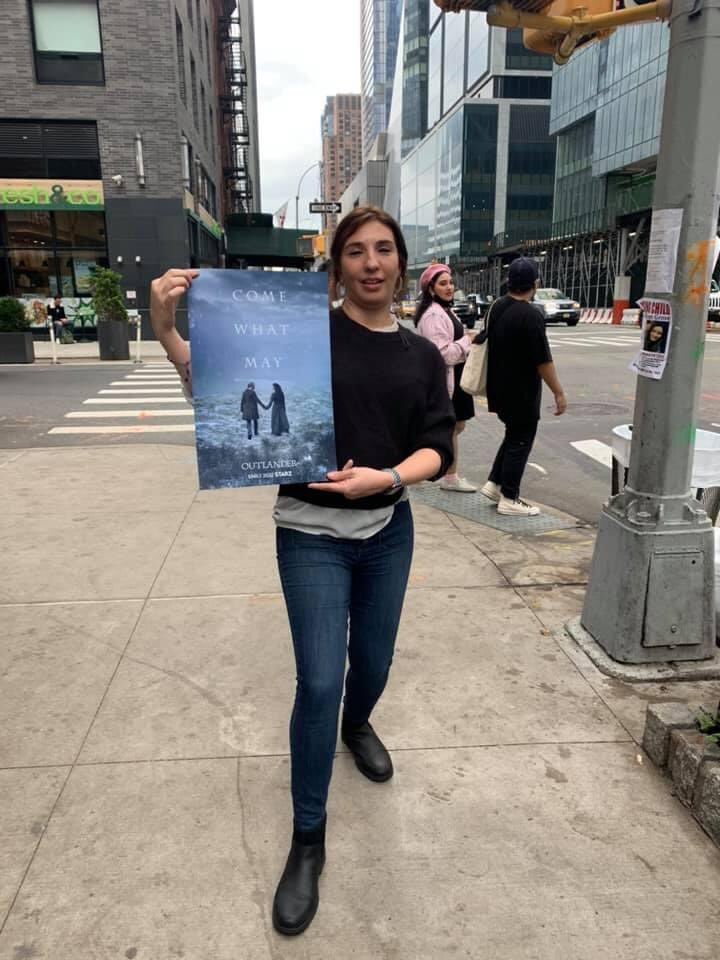 7_polk's tweet photo. Oh and we gave my hubby’s poster to our hostess #Friedmans Hell’s Kitchen she’s a fan @Outlander_STARZ she’s hoping to meet @SamHeughan in person one day soon! She said to tell you to stop by! We got a great table! 💕 https://t.co/DTJkXWExA4