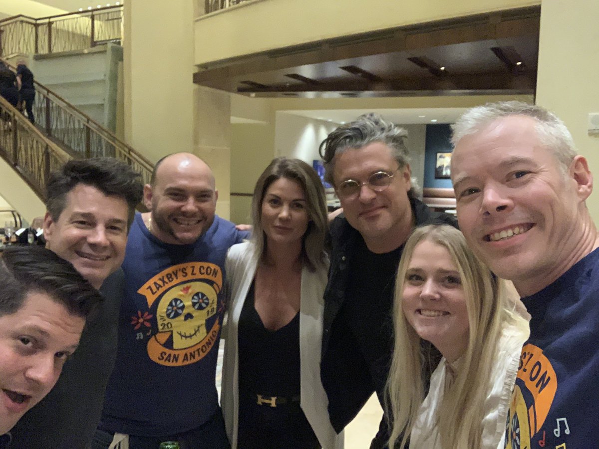 GilbertoSays's tweet photo. @CollectiveSoul Happy Bday #DeanRoland, you such an amazing #soul , we were fortunate to share  your Bday cake 2 years ago after a great concert in San Antonio, our #souls still rejoicing that great moment. Abrazos , GG. Happy Birthday Dean 🎂🎉🌀 https://t.co/CWxn6Ab494