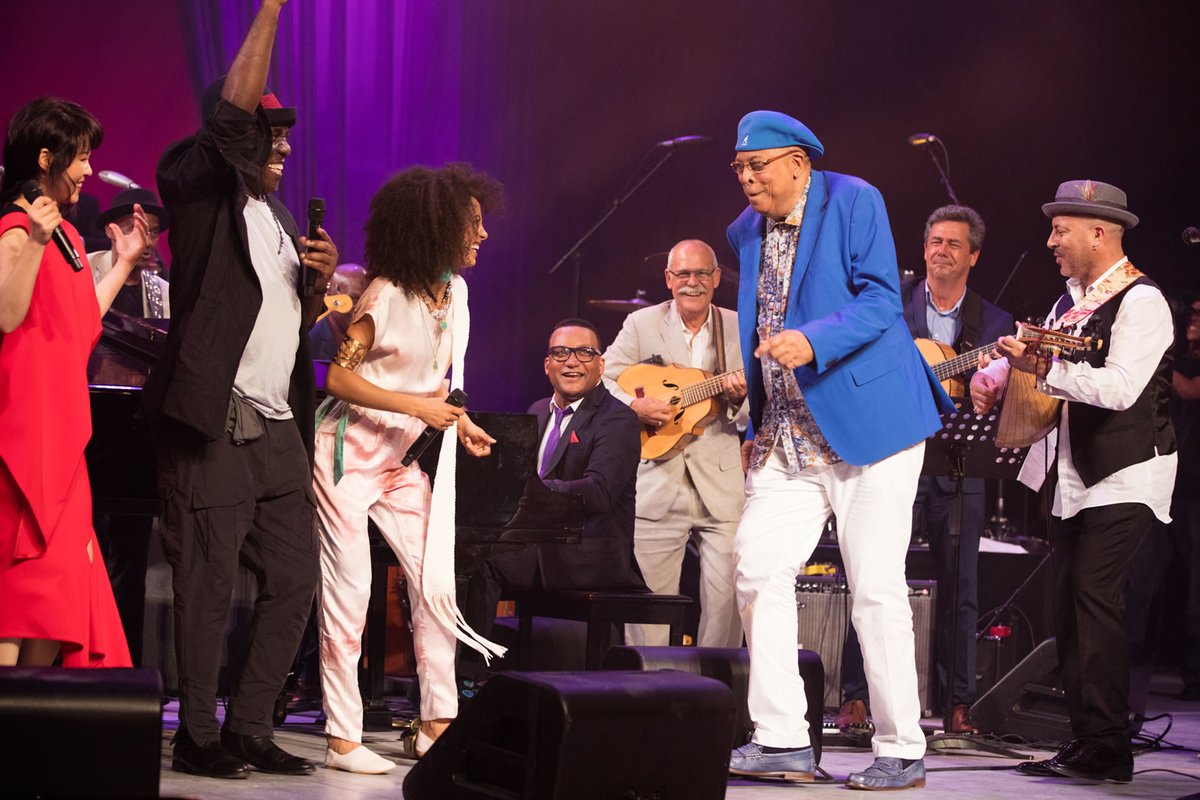 A very happy 80th birthday to Maestro <a href="/chuchovaldes/">Chucho Valdés</a> from #JazzDay Global concert 2017 #Havana 📷 l to r: #YounSunNah  @RichardBona0 <a href="/EspeSpalding/">esperanza spalding</a> #GonzaloRubalcaba #BarbaritoTorres #Chucho #MarcAntoine &amp; <a href="/DhaferYoussef/">Dhafer Youssef</a> April 30