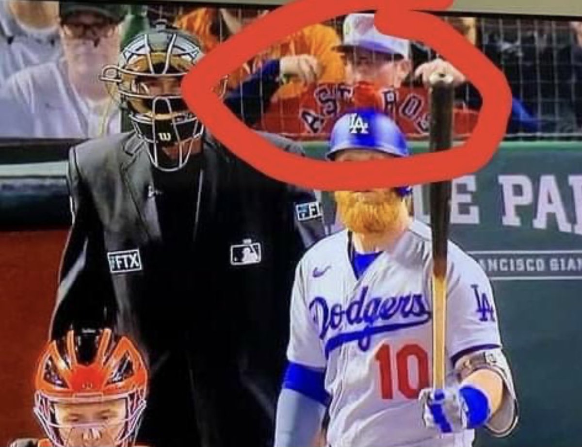 TickingTurtle's tweet photo. ✊ Not all heroes wear capes. #ForTheH #NLDS2021 #dodgersvsgiants https://t.co/kY3yhud8Dk