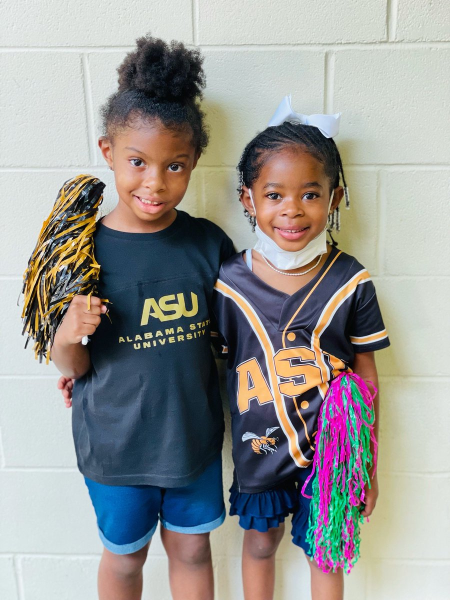 SamanthaDRogers's tweet image. Alabama State University wins and we had a blast! It was great seeing sorors and fellow alums. 
#AKA #BetaPi #homecoming #50Under50