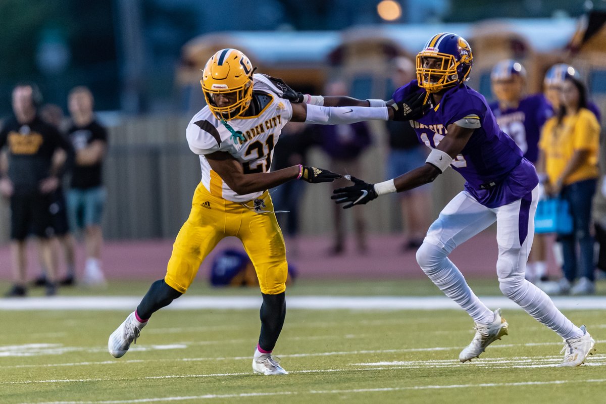 FB | Final | Garden City 49, Dodge City 0. Broncusters improve to 3-2 overall and 3-2 in conference. They are off next week before traveling to Coffeyville on Oct. 23.