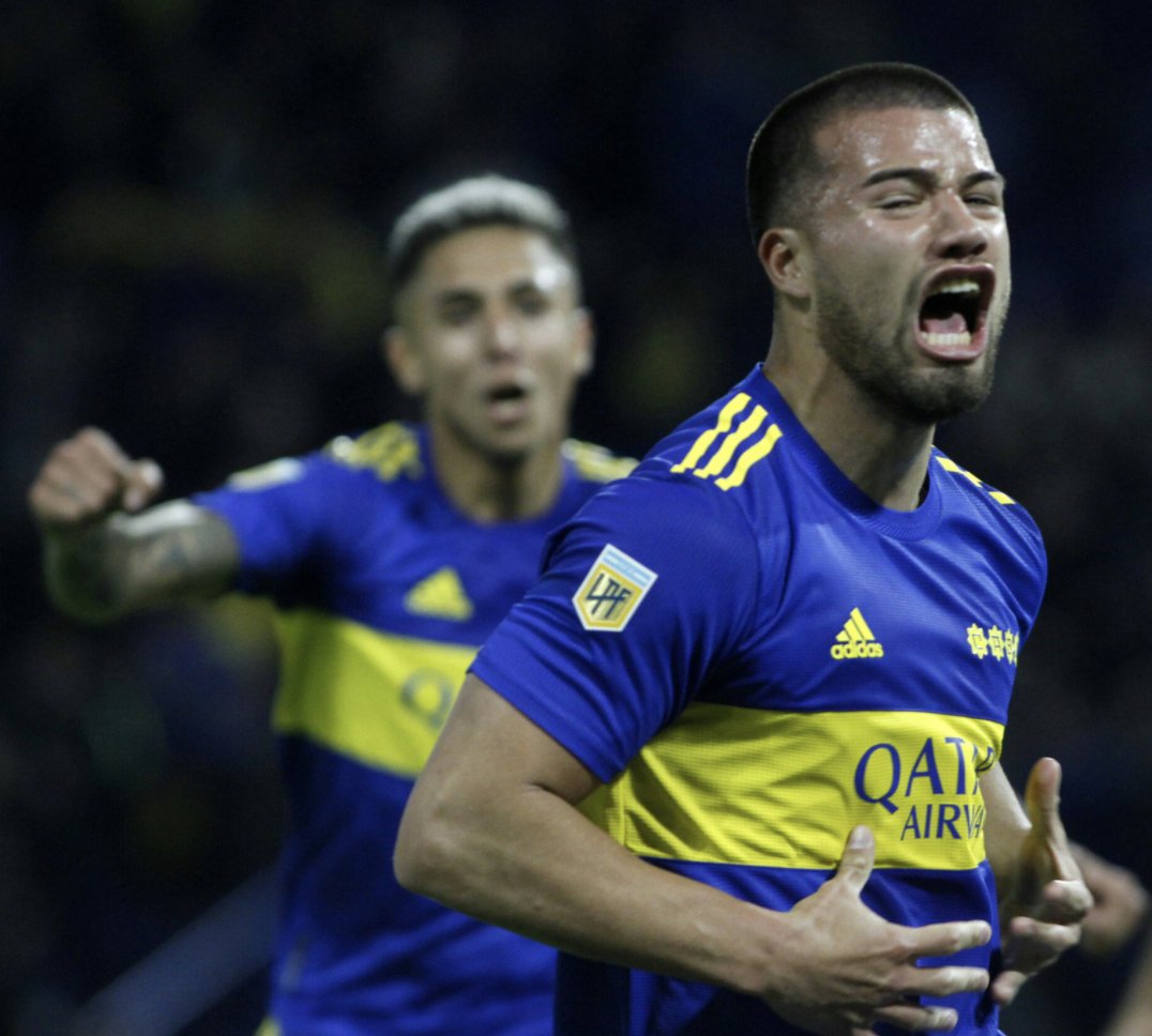 Lupa_Deportiva's tweet photo. 📌 PARTIDAZO EN LA BOMBONERA

▶️ Por la fecha 15 de la #LigaProfesional, #Boca le ganó 4-2 a #Lanus en un partido emocionante.

⚽#Weingandt, #Almendra, #Vazquez y #Pavon (pen)

⚽#Malcorra y #Braghieri (L)

✅ El xeneize volvio a la victoria, ahora se ubica sexto con 24pts. https://t.co/Pdg68MI6gi