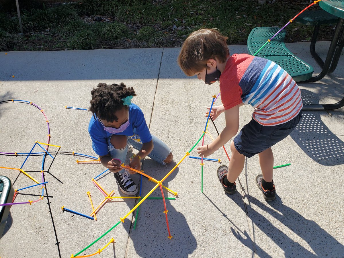 MabletonMaker's tweet photo. Our K-2 Students warming up for next Tuesdays #globalmakerday with some practice build challenges. 
@stemcobb
@CobbSchools
@MabletonSteam 
@MabletonES 
@TeamGrizzle2006 
#ultimatelearningexperiance https://t.co/iIlXWpHZHH