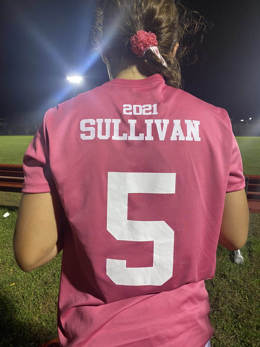 HHSVarSoccer's tweet photo. Tonight we wore pink to support cancer awareness. We have all known someone who has fought their own battles with this. Tonight was extra special as we again dedicated our game to the Sullivan family.#CancerAwareness #hawks https://t.co/jvEHDTxrde