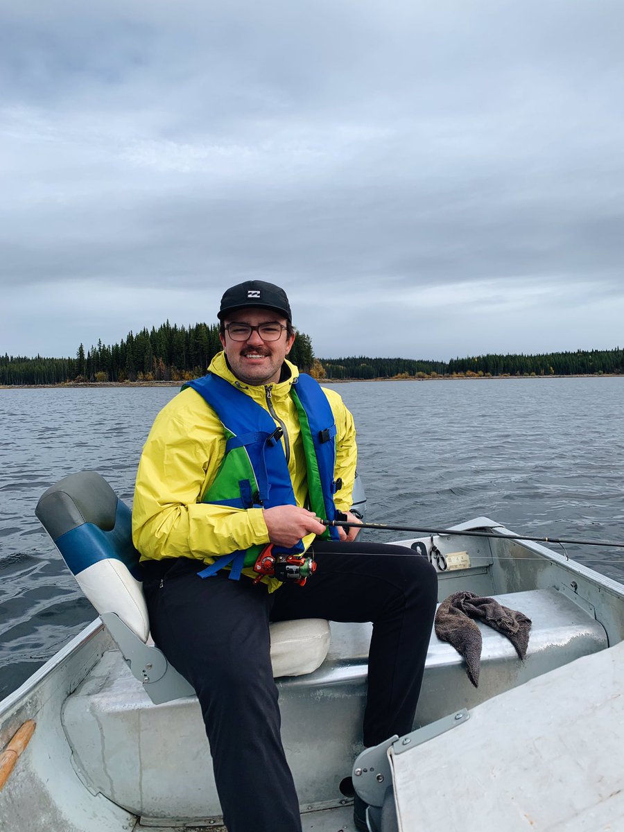 ChloeLochansky's tweet photo. Started the day off with snow and ended with sunny skies 🌞 awesome day fishing at Beaver Lake! @Erik_Gardiner12 https://t.co/g6M6L4WSnw