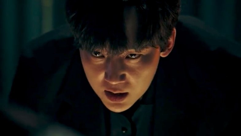 시즌 1                               시즌 3
 하윤철                              하윤철