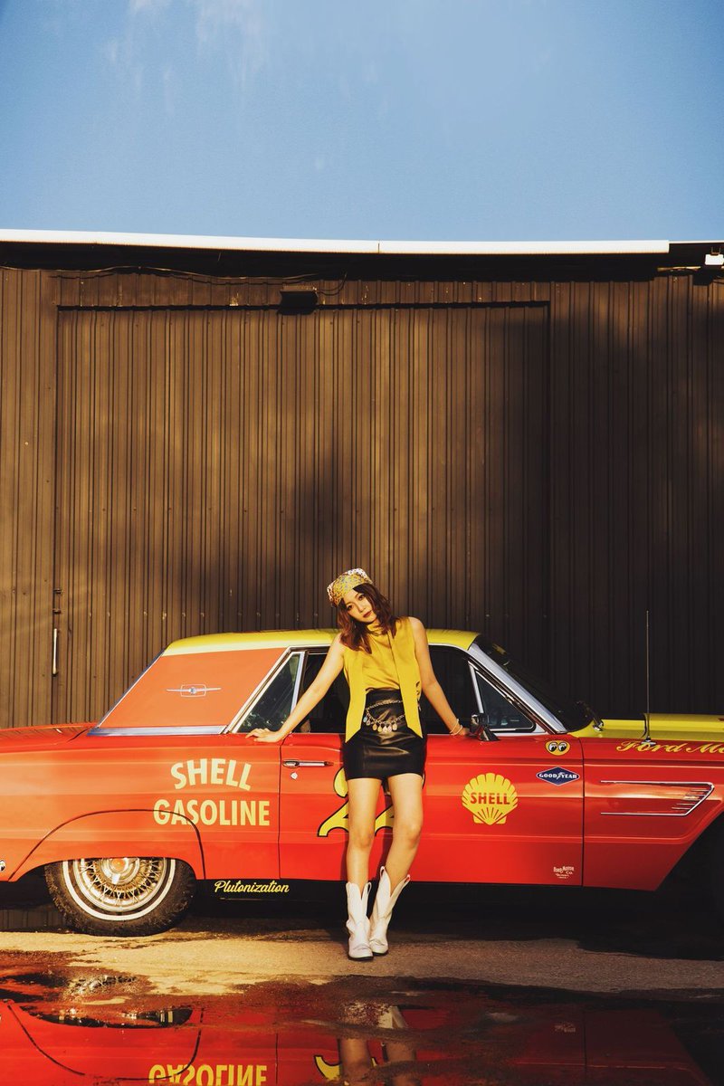 PLUTONIUMOK's tweet image. @shell @Ford classic livery wrap on 65' Thunderbird

Photographer : Dicky M Ma
Model : Rose Ma
Project by : Kenji Wong, 年輪事務所；GP夢；Shell HK；#PLUTONIZATION