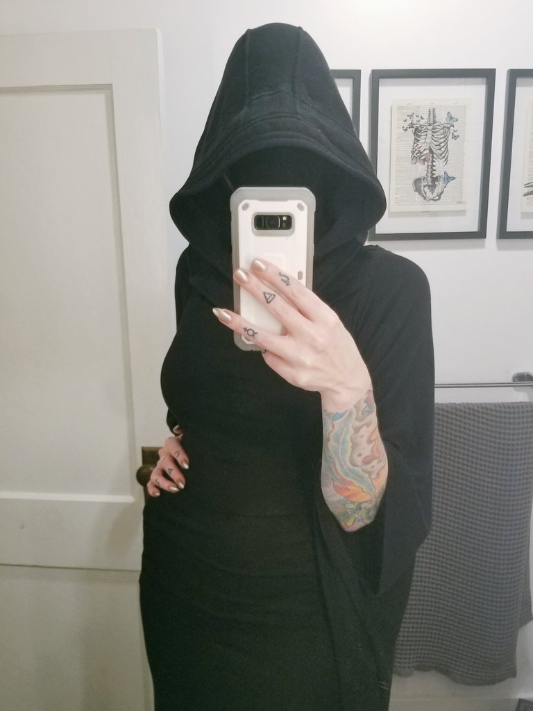spermatomancer's tweet photo. this bitch walks up to your girl in the club and says she can give her the kiss of eternal undeath wyd? https://t.co/HUtbjsQk21