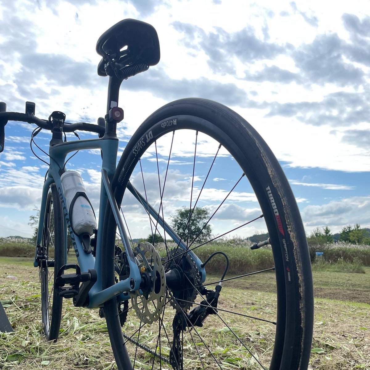 admonth's tweet photo. It can't be better than a bike ride. The weather is good to be true. Thanks to the Australian government's ban on coal exports to China, Korea's sky is in its best condition all year round.  China's use of fossil fuels has turned the sky in Korea into a dust-filled gray color. https://t.co/JQxq0SoSgx