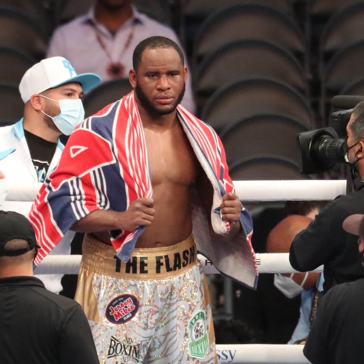 ralphcgeorge's tweet photo. A very poor and disappointing performance by Efe Ajagba.
He was schooled by the #CubanFlash Frank Sanchez and will have to go back to the drawing board. #timiddisplay https://t.co/tLXdfV7Bqe