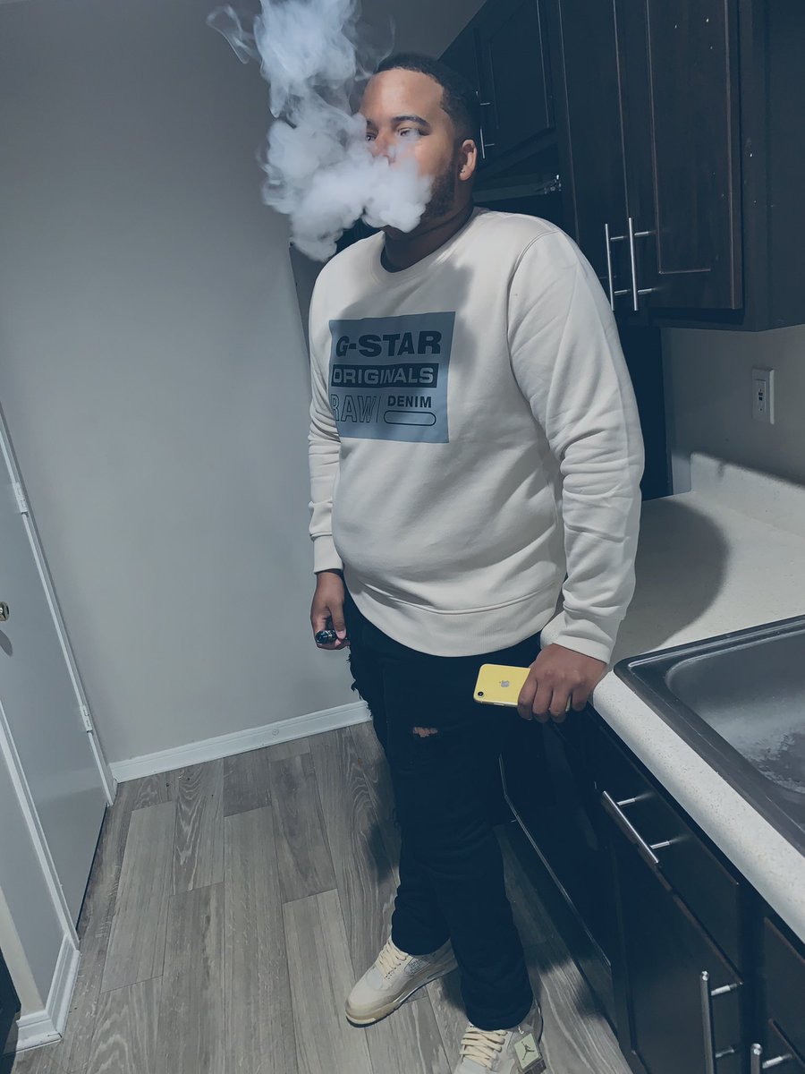 jakarai_m's tweet photo. Where I come from, they think u don’t got it if you Dnt show it💥🦍☃️ #NPE https://t.co/Pc9UxVdENj