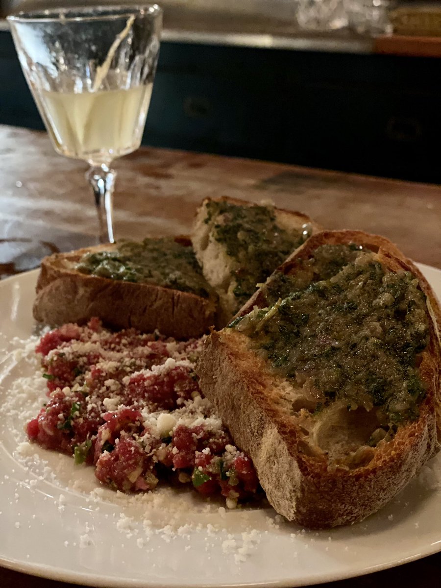 iamloubones's tweet photo. Gorge night solo dining in Montreal Merci @maisonpublique ✨👌🍁 https://t.co/l05lFANe9d