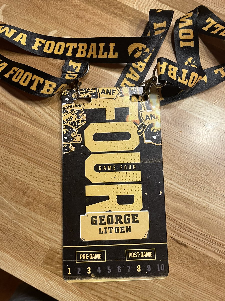 G_Litgen4's tweet photo. Thank you for the Gameday invite. Kinnick was rocking!  Great win! @CoachSWallace @TylerBarnesIOWA https://t.co/7PPQFh7cAG