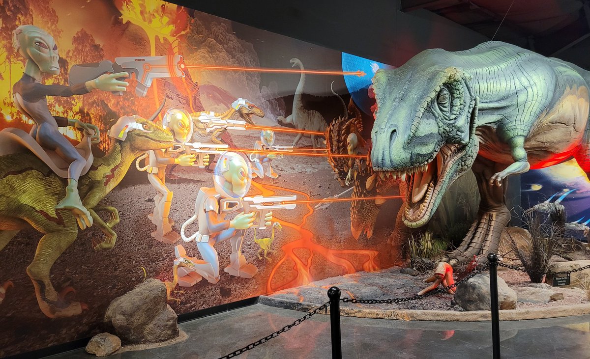 JGun09's tweet photo. It is not every day that you help Aliens fight Dinosaurs! #SuperHeroProblems
#TheCaptainAmerica
#TheThing https://t.co/TmZwRe7Uum