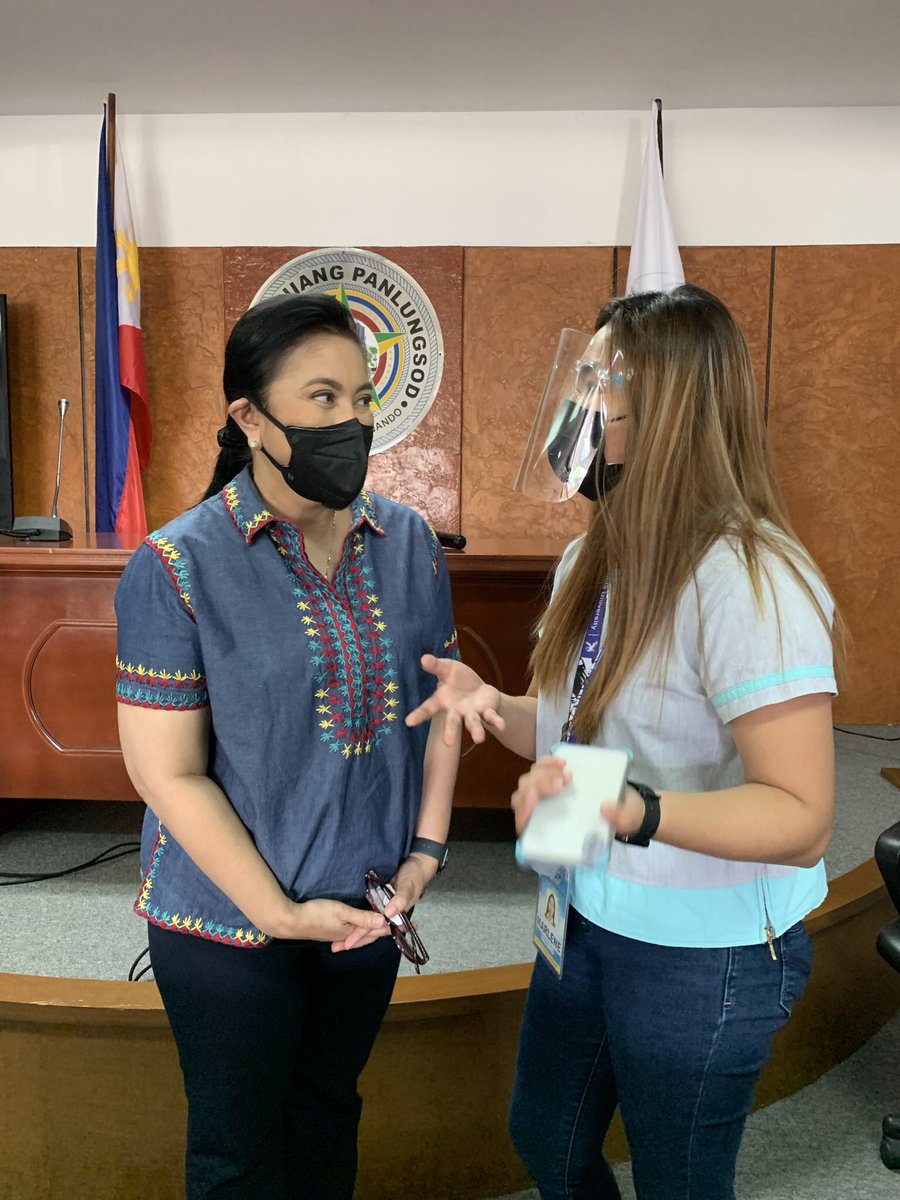 leixsimei's tweet photo. @SulitnaSale @Benggadora08 I'm so blessed to thank her personally when she visited our city last September. Grabe parang hindi VP kausap ko, wala man body guard na nakabantay, casually talking to the 2nd highest leader of our country! GRABE! #HumbleLeader https://t.co/l7N6mJq21U