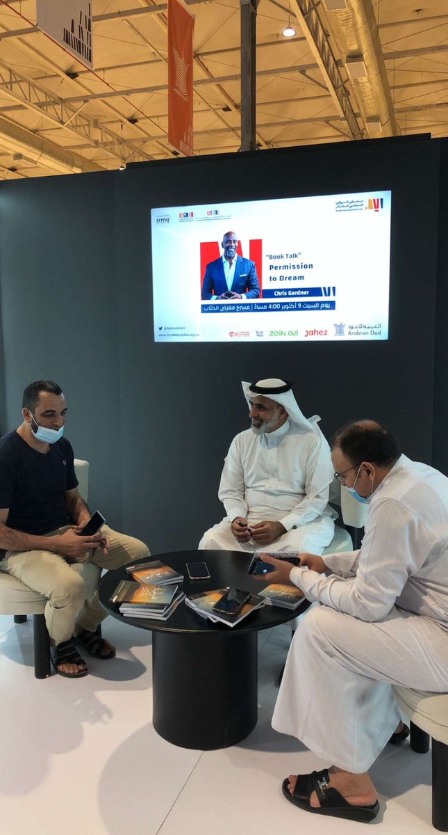 DrALOTHMAN's tweet photo. بكل معاني كلمات الشكر والتقدير والاحترام مقرونا بالدعاء لكل من تفضل علينا بحضور توقيع مجموعة من كتبي لدعم العمل الخيري والإنساني فى الجمعية الخيرية لصعوبات التعلم 
ونتطلع بإذن الله تعالى من الجميع زيارة دار تكوين جناج G78
لشراء الكتب مساهمة منكم فى دعم ذوي صعوبات التعلم وأسرهم. https://t.co/UHtnm0YdJz