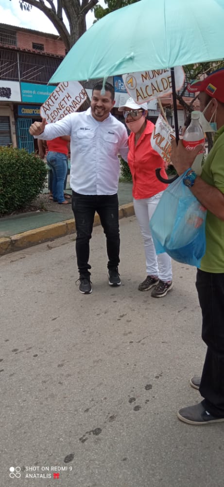 Hoy ,09 de Octubre se realizó un casa por casa en el Municipio Libertador éste evento se realizó con el apoyo de la comunidad y así impulsar a nuestro candidato a la alcaldía el compañero Alfredo Muñoz Para presentarnos como la voz del cambio

 Kelin Bolívar Alcalde