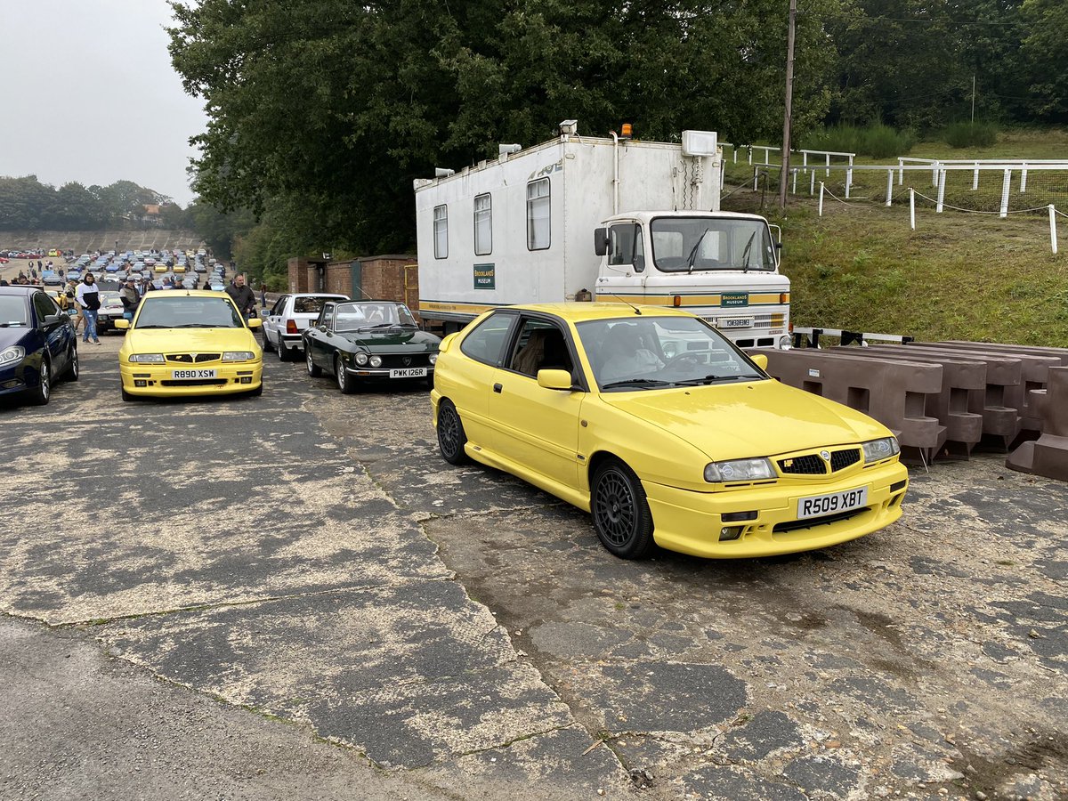 quillerrees's tweet photo. #yellowcar #italiancarday #maseratighibli #urraco #deltahf https://t.co/SYtPhZ9DQx