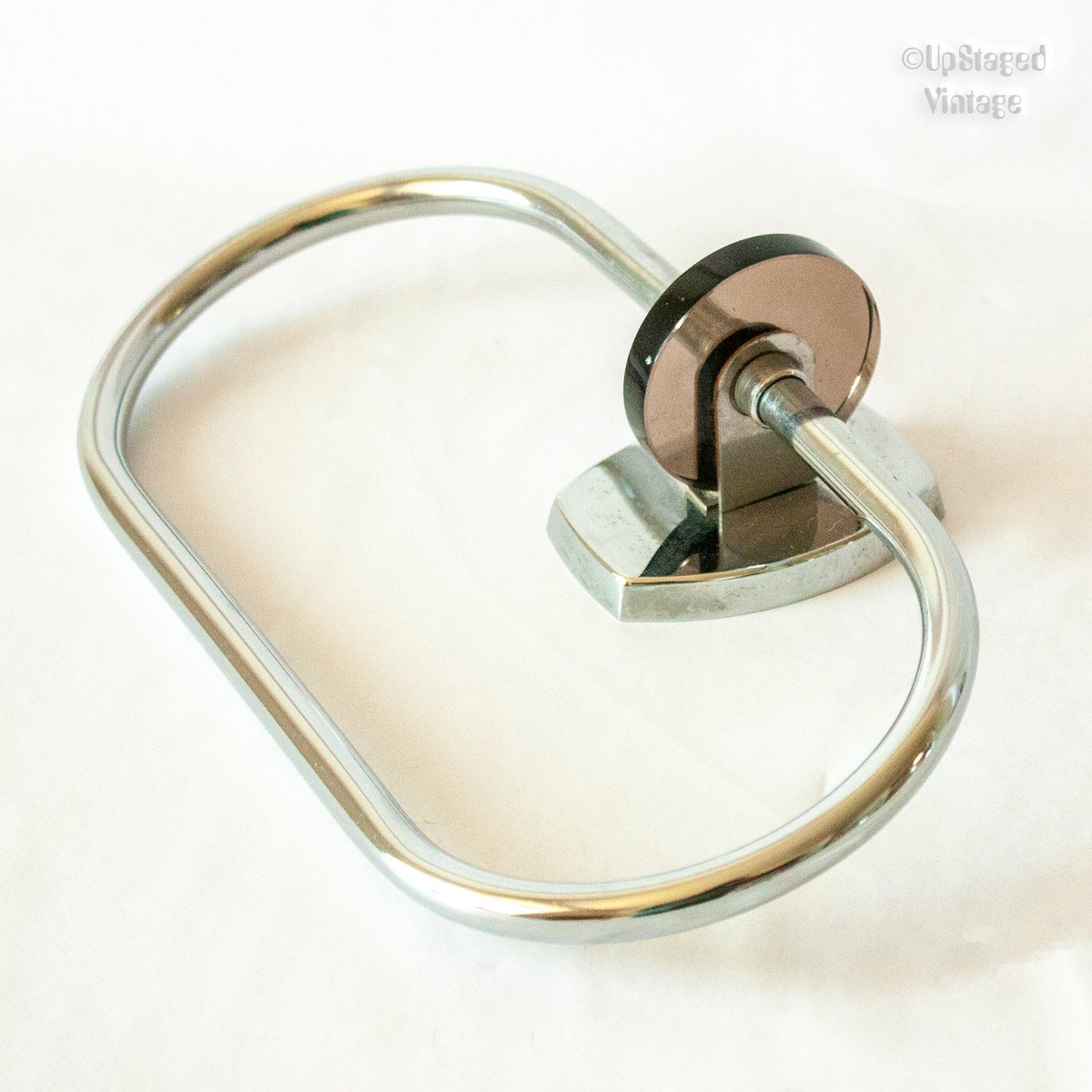 FOR SALE on #etsy: French Vintage Original Mid Century Modern 1970s Smoked Glass & Chrome Bathroom Towel Ring etsy.me/3DsGnI1 #smokedglass #chromebathroom #frenchvintage #bathroomfixtures #bathroom #1970sbathroom #MCMbathroom #MCMtowelRing #VintageBathroom