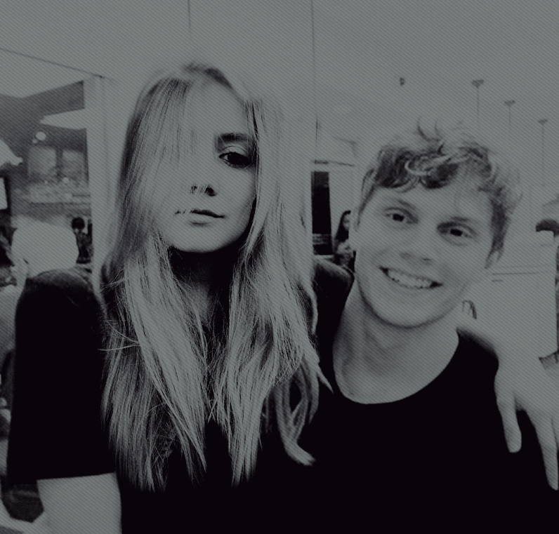 ⠀ ⠀ 
⠀         
         se me pone cara tonta,
         niño tu  me tienes loca. 
y es que 𝑚𝑒 𝑔𝑢𝑠𝑡𝑎𝑠 no se cuánto,
          más que el olor a café 
          cuando   me   levanto.
             w/ : @psychoxpsoul.

⠀ ⠀