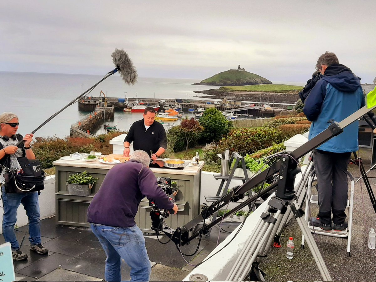 KenMaguireDemos's tweet photo. Just back from a great week #filiming in #cork #seafood 
#Ireland #goodfood #chefs @GoToIreland @IrelandGuide 
A big thanks to @nevenmaguire @FlogasIreland @claire_beasley @BillyKeady https://t.co/Z5fDDuHzFf