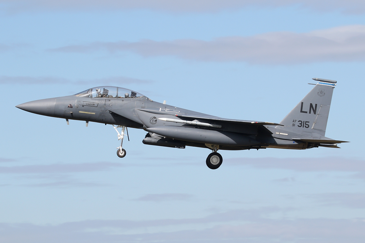 I realise the USAF has a pilot shortage but giving a F-15E seat to a sith lord seems a little extreme! #USAF #Lakenheath #48thfighterwing  #militaryaviation #planespotting #f15strikeeagle #planespotting #aviation