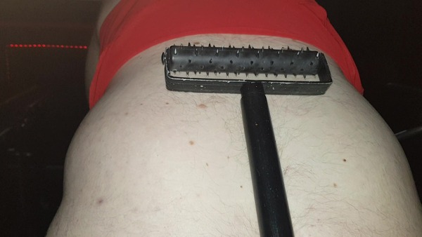 Aufregende Massage. Ein neues Video ist online auf bdsmstudio-virtual.com