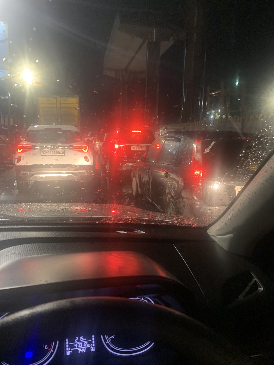 SanketS311's tweet photo. @TMCaTweetAway @ThaneCollector @ThaneCityPolice should pay some heed to the road conditions of godhbunder road &amp; act upon it asap unless of course #ElonMusk musk is using godhbunder road as a testing ground for landing #SpaceX on moon https://t.co/LlD75hPXMP