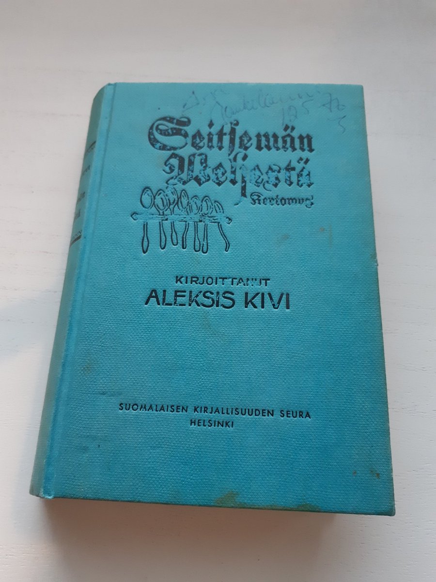 Pelenak's tweet photo. Luen paljon ja jatkuvasti, mutta tämä on ainut suomenkielinen kirja, jonka suostun avaamaan. https://t.co/YVT2dYhljb