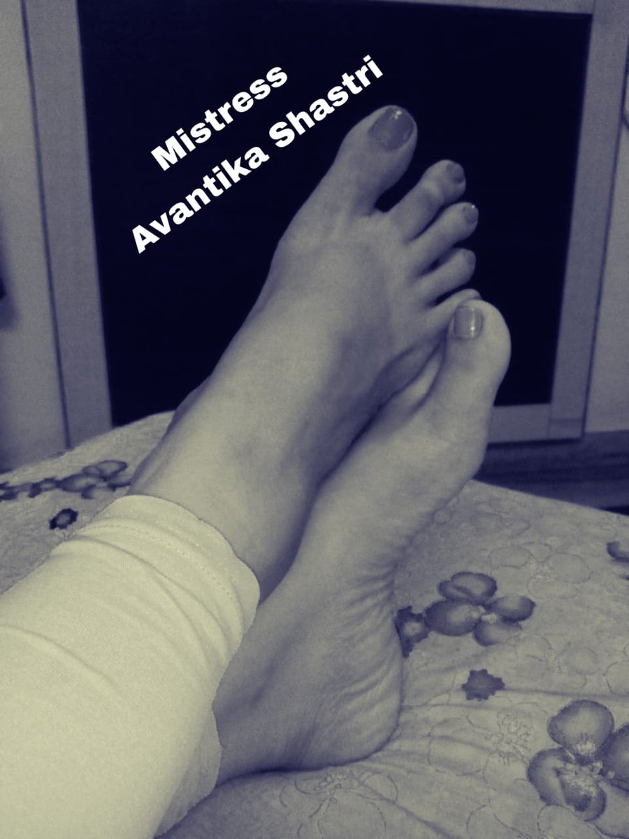 DimpsMistress's tweet photo. I m back slaves.......♥️worship my feet👣......... https://t.co/M8hdOovddT