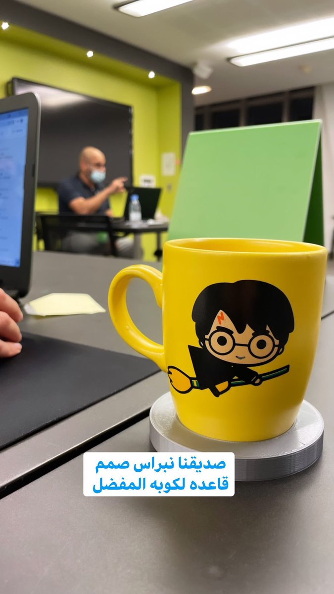 MakerAcademy_SA's tweet photo. بعدها دخلنا في نشاط جديد وهو أن كل شخص يعمل منتج معين من تصميمه الخاص ، واختتمنا اليوم الثالث والأخير ببعض النصايح الا بتسهل عليهم عملية التصميم والطباعة . 
وفي النهاية جاوبنا على أسئلتهم وعطيناهم شهادة الحضور  💙 https://t.co/fBSaonYB6Q