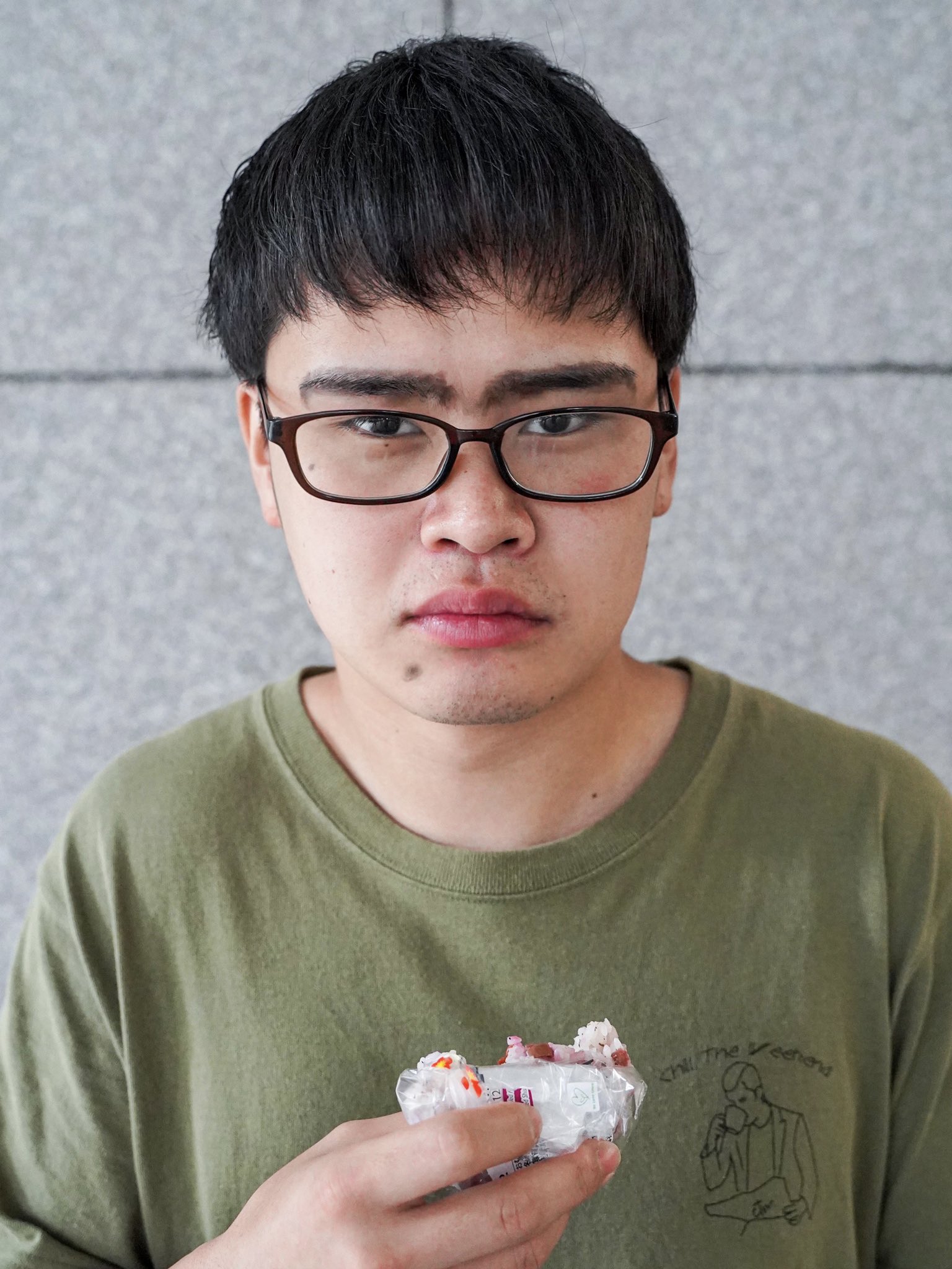 しぶやゆうき 大変身させる人 今回は眉毛激太おにぎりオタクさんのご来店 オーダーは 最強のヤンキーになりたい なんでヤンキーなのかはさておき 見た目が変わったことで調子に乗りオラオラしだしました ある意味自信に満ち溢れていて大成功の変身で
