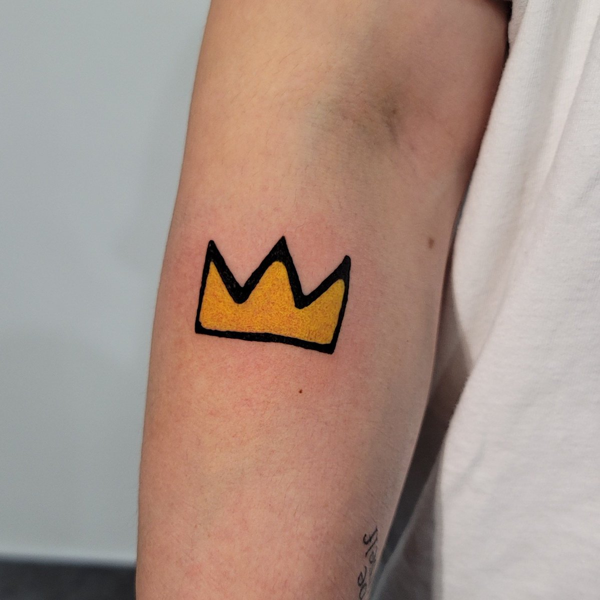 cheddartattoo's tweet photo. Just be your self
레터링과 바스키아 왕관👑 https://t.co/Nj4DleCP85