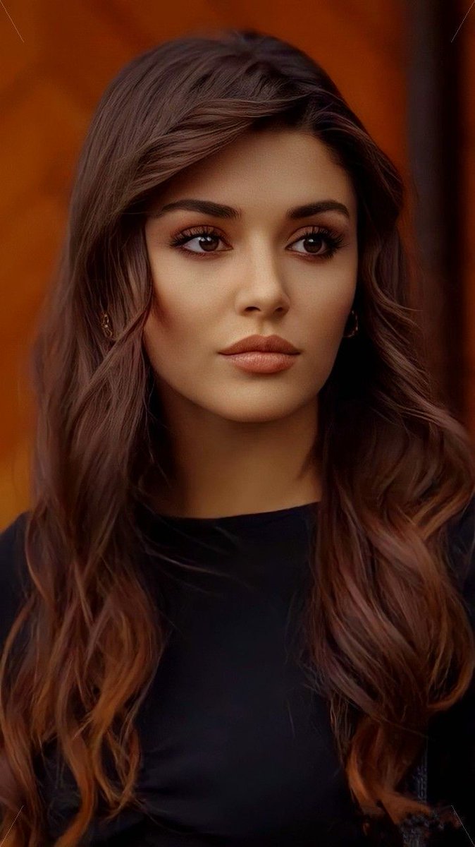 TurkAktorler's tweet photo. @HandeErcel #HandeErçel #Hande 💖 https://t.co/lp2oxFm7mG