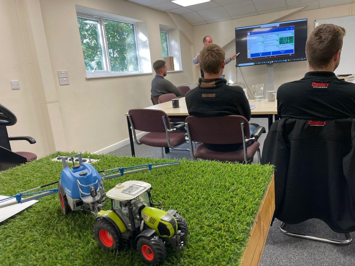 VantageEngWales's tweet photo. Training at our head office, surrounded by good people, products and experience! Available for you or your team from @VantageEngWales, designed to your requirements. #training #sales #operators #technical #teams #experience https://t.co/DGRyGFT3Vc