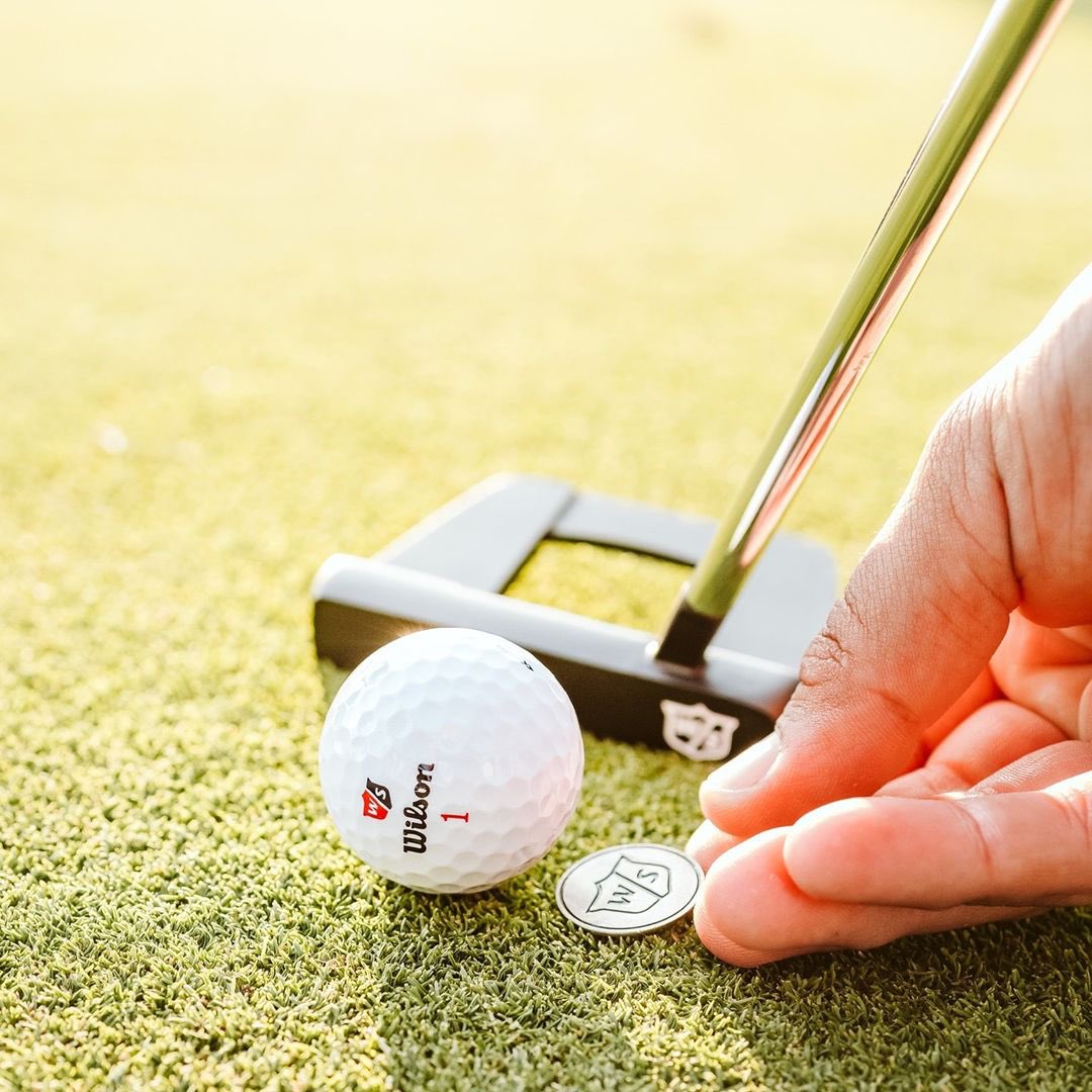 WilsonGolfEU's tweet photo. Long off the Tee, Soft feel around the Greens. 🔴⚫️ #DUOSoft+ #Wilson #WilsonGolf #DUO https://t.co/J8kCKuGoz5