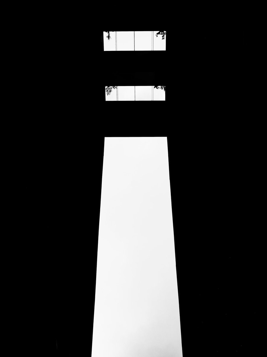 JuliaKlyuch's tweet photo. Hey. I like the meeting of geometric 
shapes and photography. 
Oct,2021
Israel,Haifa.
#blackandwhitephotography #artphotography #absttactart #streetphotography #artforsale https://t.co/X0fhw62qvt