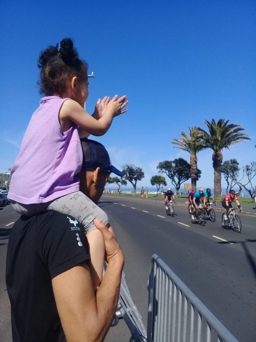 peterjohnmoses's tweet photo. The Queen cheering on all the cyclists doing the @CTCycleTour or the ‘Argus’ as it’s still known by some! 
A beautiful day to be out and about in Cape Town! 🌞❤️🤘🏽 
#PaigeMathilda 
#LittleQueen 
#CapeTownCycleTour https://t.co/Z0DjqTAS2q