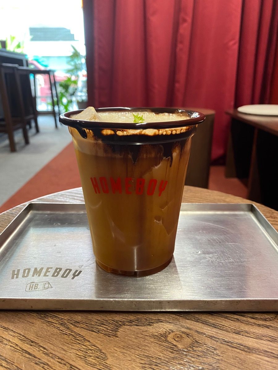 BESTEREATS's tweet photo. ร้านเปิดใหม่ เป็น Hostel เก๋ น่าไปพักค่ะ
My Girl Nitro Coldbrew ส้ม มะนาว และช็อกโกแลต ดีงามค่ะ ลงตัว ดื่มง่ายเหมาะกับอากาศร้อน
Iced Americano รสชาติดี คั่วกลาง หอม ไม่ขม ดื่มง่าย
ร้าน โฮมบอย
📍อยุธยา
✏️Mummy Sombatsiri
อ่านเพิ่มhttps://t.co/bTMTnO1KW5
#RettyTH #คาเฟ่อยุธยา https://t.co/ulcvC6VcM2