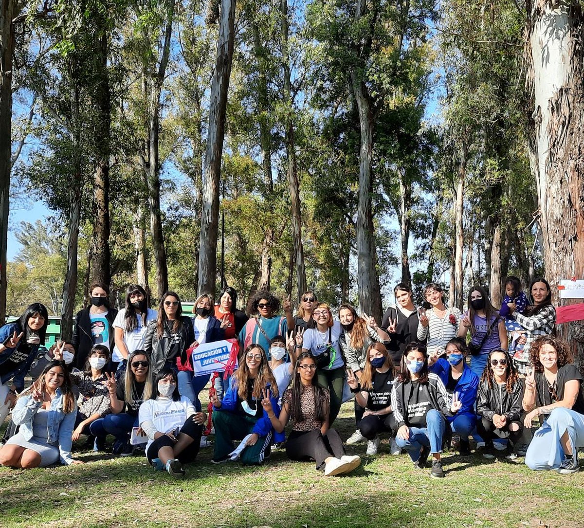 cpvallese's tweet photo. Hoy participamos del primer Encuentro de Mujeres y Diversidades organizado por el Frente de Mujeres, Género y Diversidad del Frente de Tod☀️s de Ensenada. 

Celebramos estos espacios de discusión colectiva para construir la región que queremos. 

#CorrientePopularVallese https://t.co/Ftl8tmAXgu